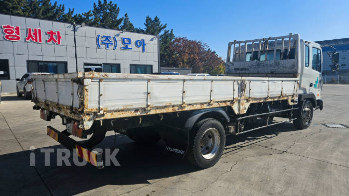 현대 메가트럭 225 단바리 카고 4.5톤 수동 2