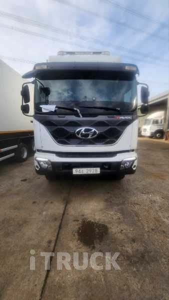 현대 파비스 325 후축 냉동 컨테이너탑 8.5톤 오토 1