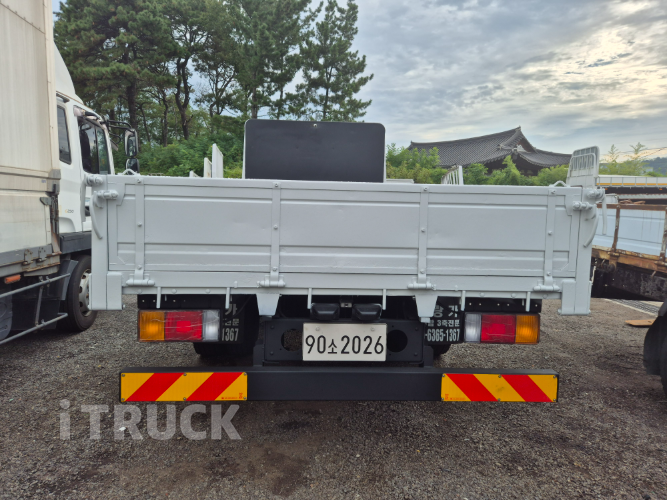 현대 메가트럭 250 단바리 카고 4.5톤 수동 3