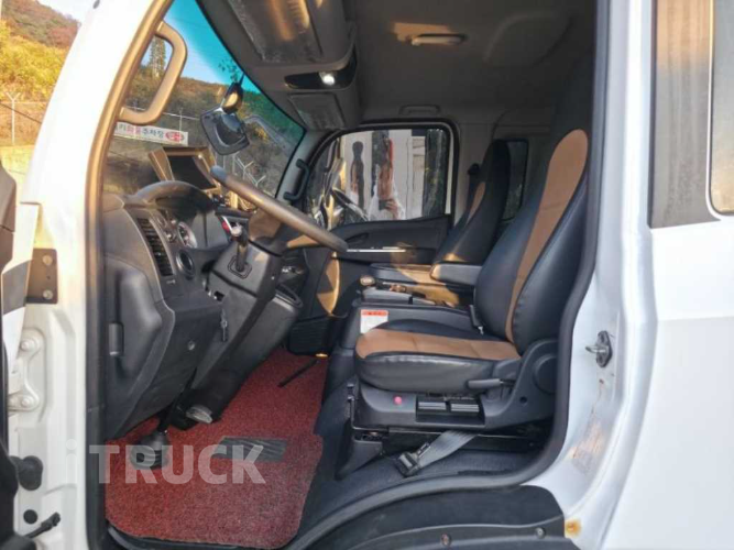 타타대우 더쎈 3.5톤 광폭 냉동탑 투냉 조르다 8