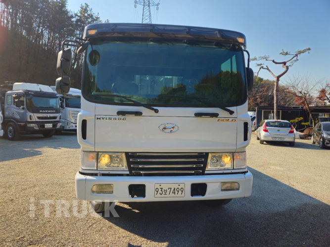 현대 메가트럭 260 단바리 카고 4.5톤 수동 3