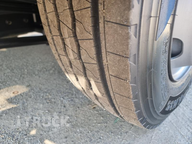 현대 메가트럭 270 단바리 카고 4.5톤 수동 13