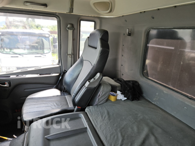 현대 트라고 520 앞축 윙바디 25톤 오토 리타더 15