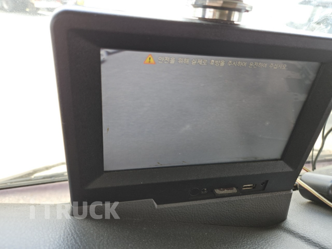 현대 트라고 520 앞축 윙바디 25톤 오토 리타더 12