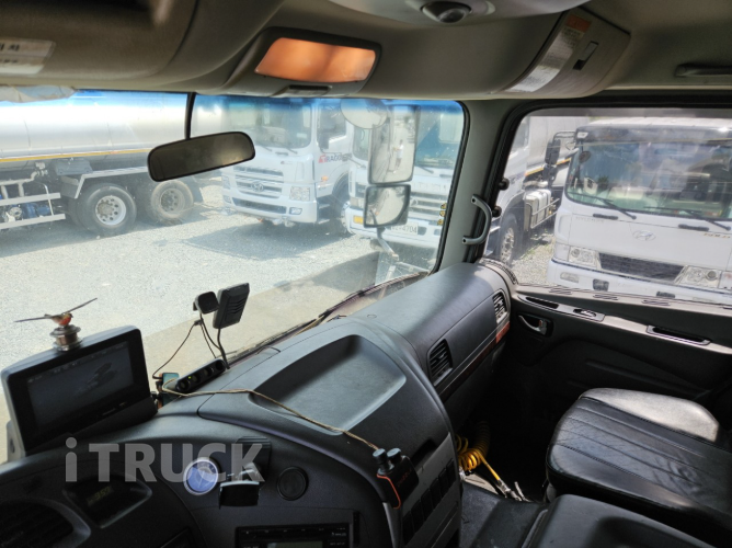 현대 트라고 520 앞축 윙바디 25톤 오토 리타더 16