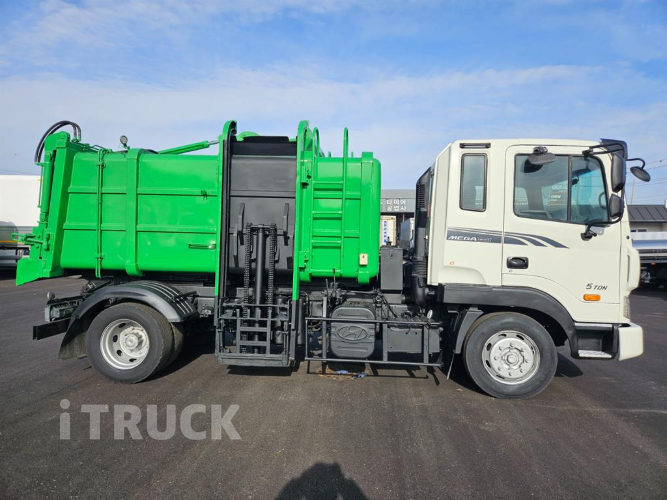 현대 음식물차 메가트럭 4.5톤 덤프식 배출 3