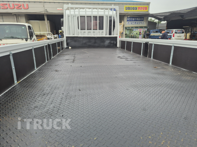 현대 메가트럭 4톤 카고 일반캡 단축 5