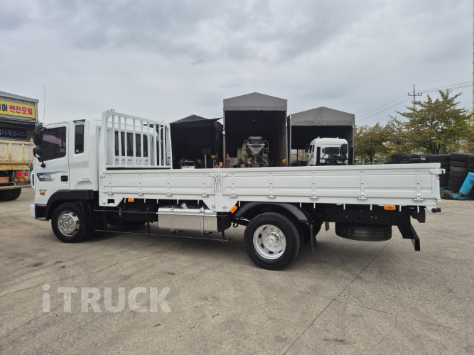 현대 메가트럭 4톤 카고 일반캡 단축 3