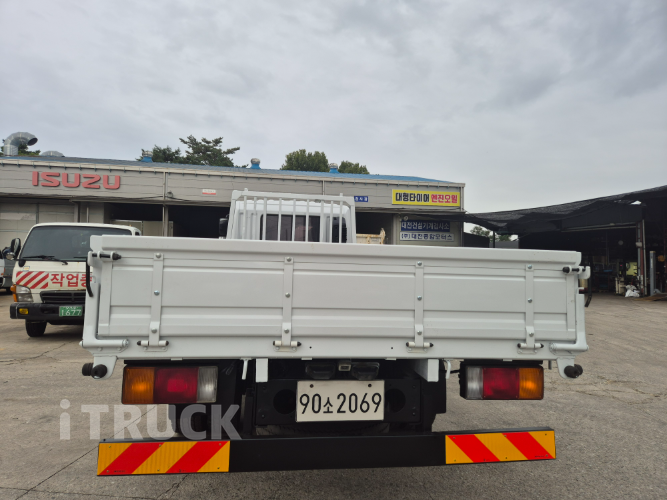 현대 메가트럭 4톤 카고 일반캡 단축 4