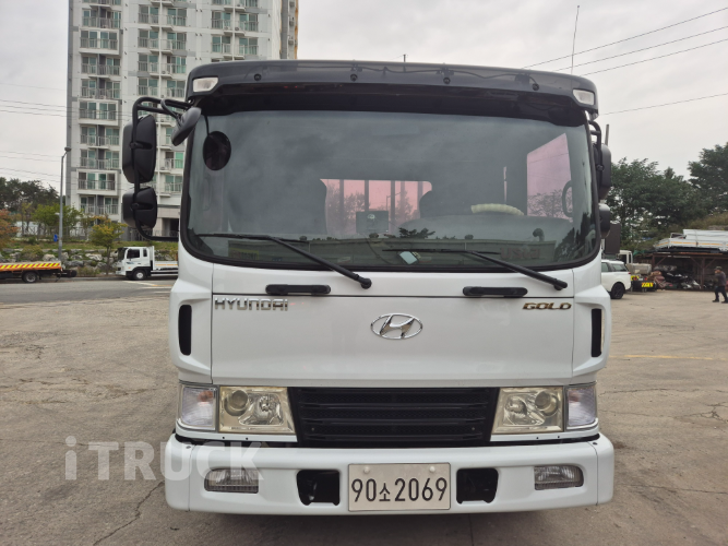 현대 메가트럭 4톤 카고 일반캡 단축 1