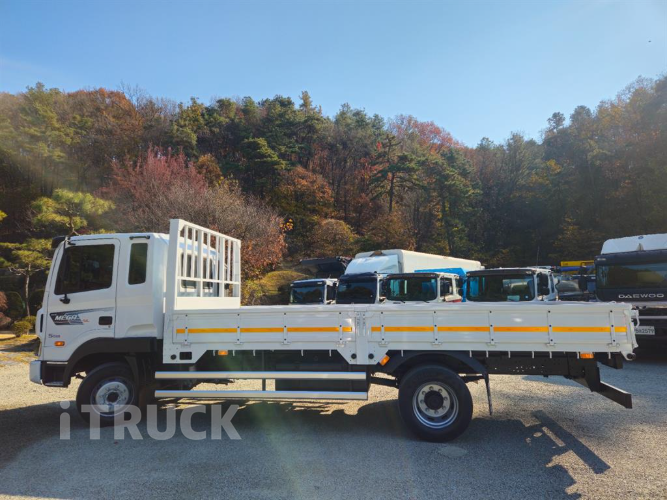 현대 메가트럭 260 단바리 카고 4.5톤 수동 1