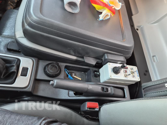 현대 올뉴마이티 암롤 3.5톤 수동 단바리 8