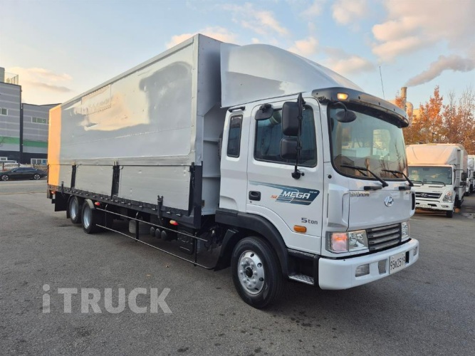 현대 메가트럭 250 후축 윙바디 4.5톤 수동 2