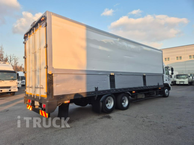 현대 메가트럭 250 후축 윙바디 4.5톤 수동 3