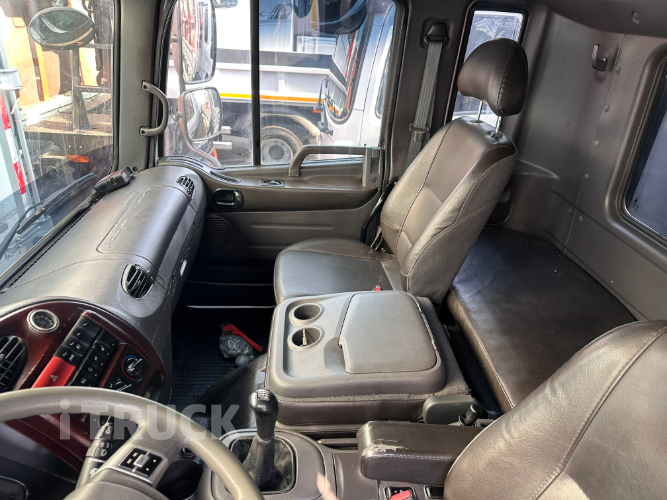 현대 메가트럭 250 후축 윙바디 4.5톤 수동 13