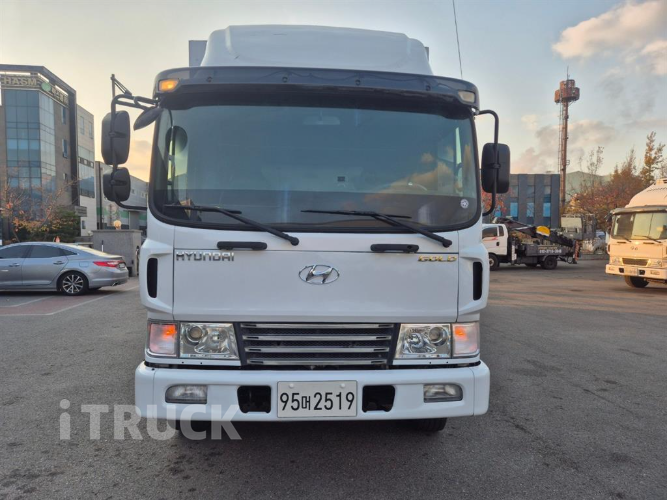 현대 메가트럭 250 후축 윙바디 4.5톤 수동 1