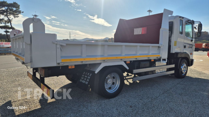 현대 메가트럭 280 중기(건설)덤프 5.6톤 수동 7