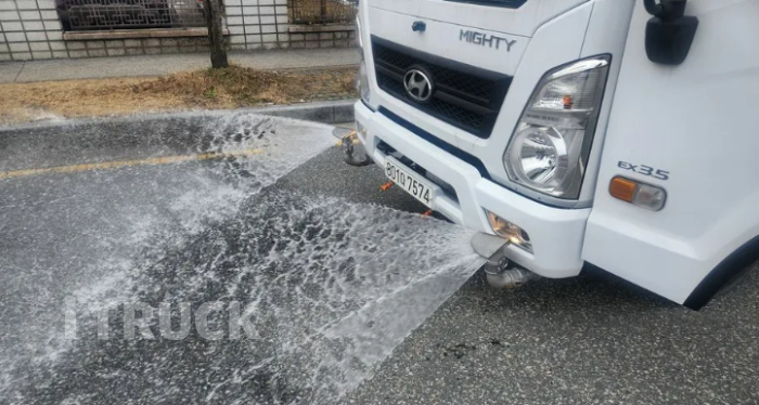 현대 살수차 올뉴마이티 스텐탱크 3,500L 오토 1