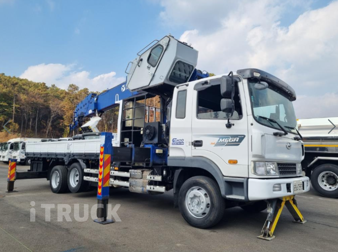 현대 카고크레인 동양 메가트럭 5톤 9