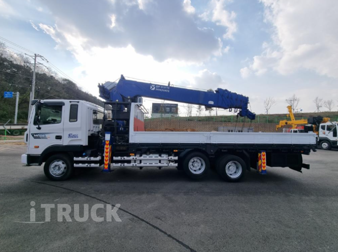 현대 카고크레인 동양 메가트럭 5톤 4