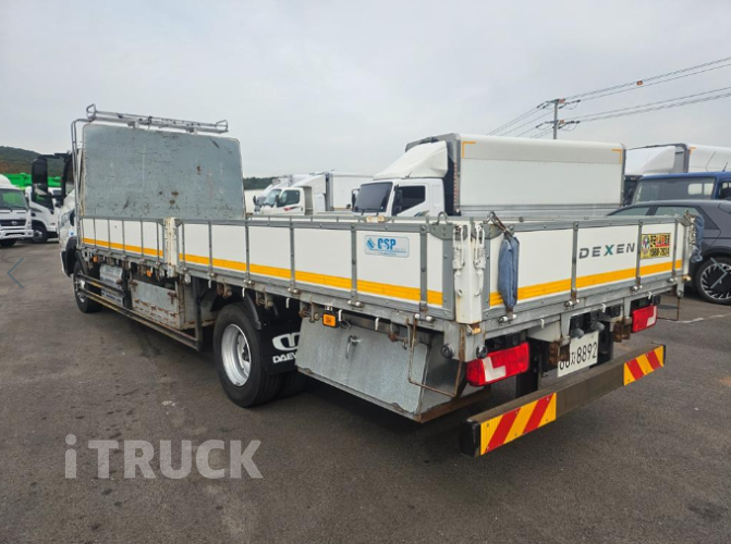 타타대우 더쎈 3.5톤 광폭 카고 5