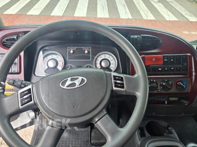 현대 메가트럭 260 단바리 카고 5톤 수동 14