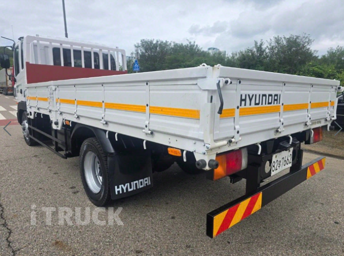 현대 메가트럭 260 단바리 카고 5톤 수동 6