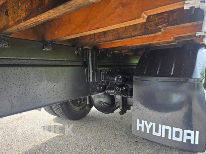 현대 메가트럭 260 단바리 카고 5톤 수동 9