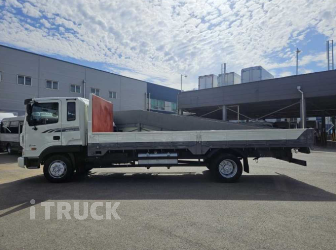 현대 메가트럭 270 단바리 카고 5톤 수동 5