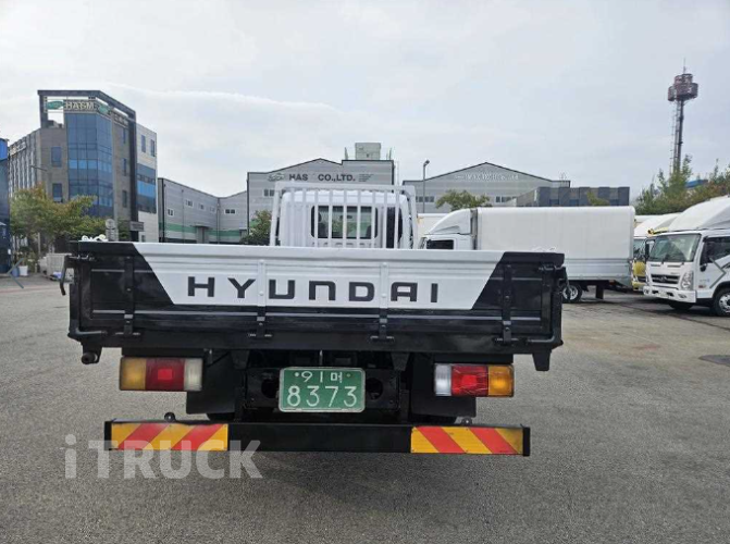 현대 메가트럭 235 단바리 카고 5톤 수동 6