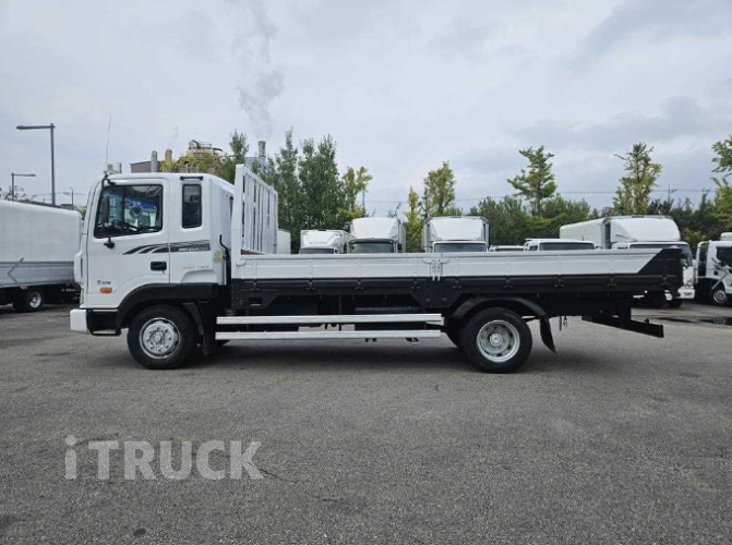 현대 메가트럭 235 단바리 카고 5톤 수동 3