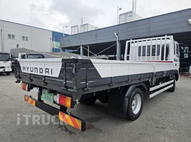 현대 메가트럭 235 단바리 카고 5톤 수동 4