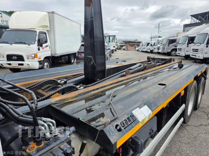 현대 파비스 암롤 300 5톤 오토 앞축 8