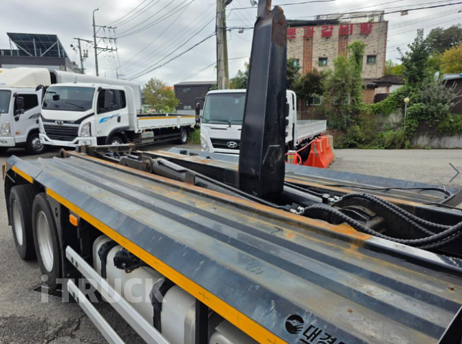 현대 파비스 암롤 300 5톤 오토 앞축 9