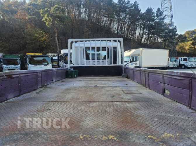 현대 메가트럭 235 단바리 카고 5톤 수동 4