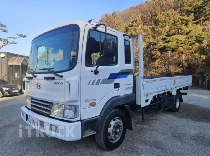 현대 메가트럭 235 단바리 카고 5톤 수동