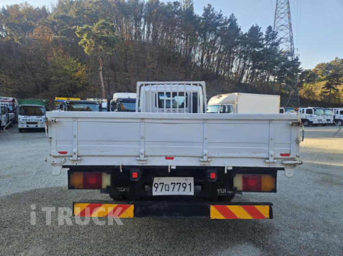 현대 메가트럭 235 단바리 카고 5톤 수동 6