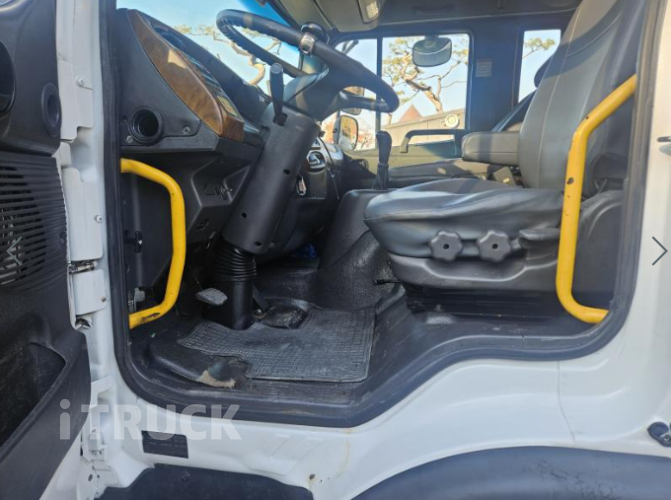 현대 메가트럭 235 단바리 카고 5톤 수동 10