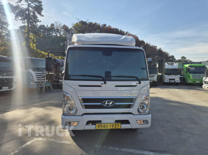 현대 올뉴마이티 3.5톤 광폭 표준탑 슈퍼캡 2