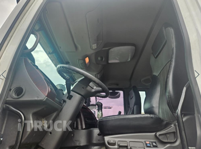 현대 메가트럭 와이드캡 300 후축 냉동탑 5톤 수동 6