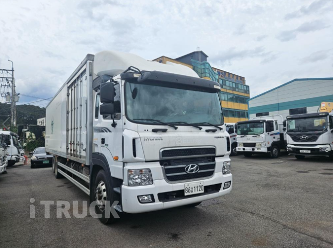 현대 메가트럭 와이드캡 300 후축 냉동탑 5톤 수동 1