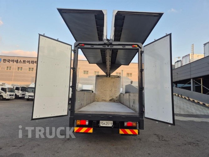 현대 메가트럭 250 후축 윙바디 4.5톤 수동 8