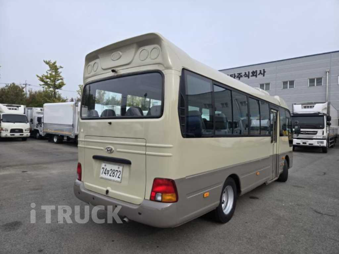 현대 버스 25인승 4