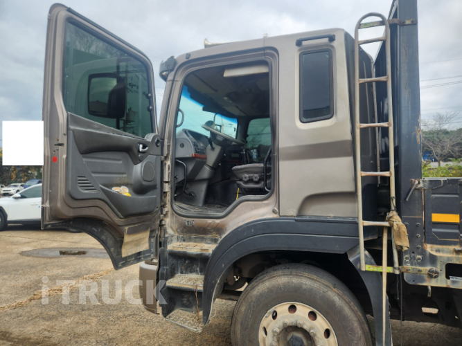 현대 트라고 460 앞축 카고 25톤 수동