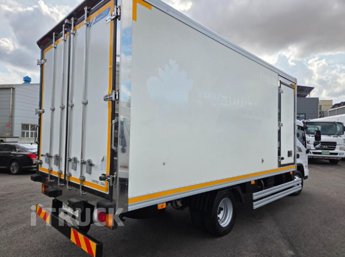 현대 올뉴마이티 3.5톤 광폭 냉동탑 5