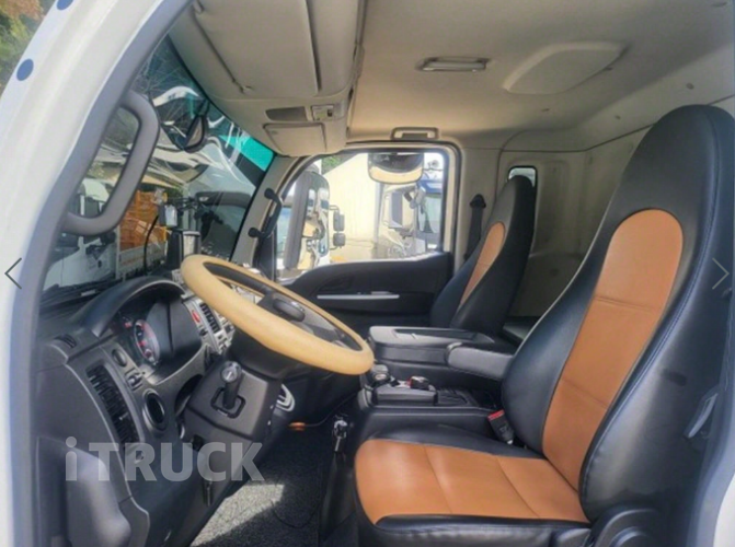 타타대우 더쎈 3.5톤 광폭 냉동탑 8