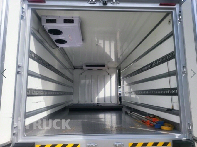 타타대우 더쎈 3.5톤 광폭 냉동탑 6