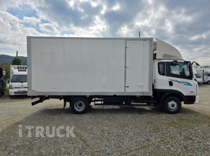 타타대우 더쎈 3.5톤 광폭 냉동탑 3