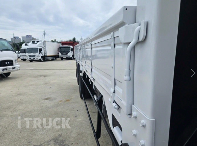 현대 메가트럭 270 후축 카고 5톤 수동 7