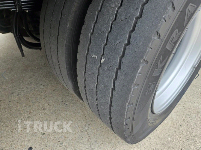 현대 메가트럭 270 후축 카고 5톤 수동 11